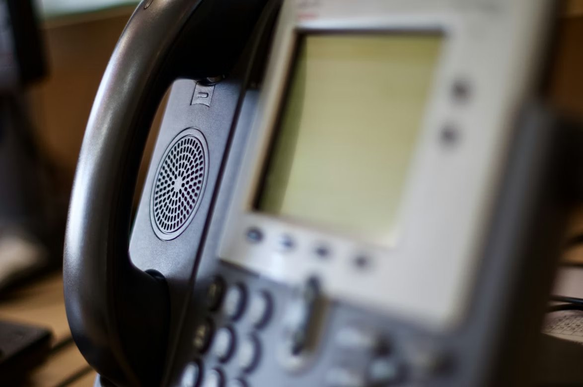 VoIP desk phone for business